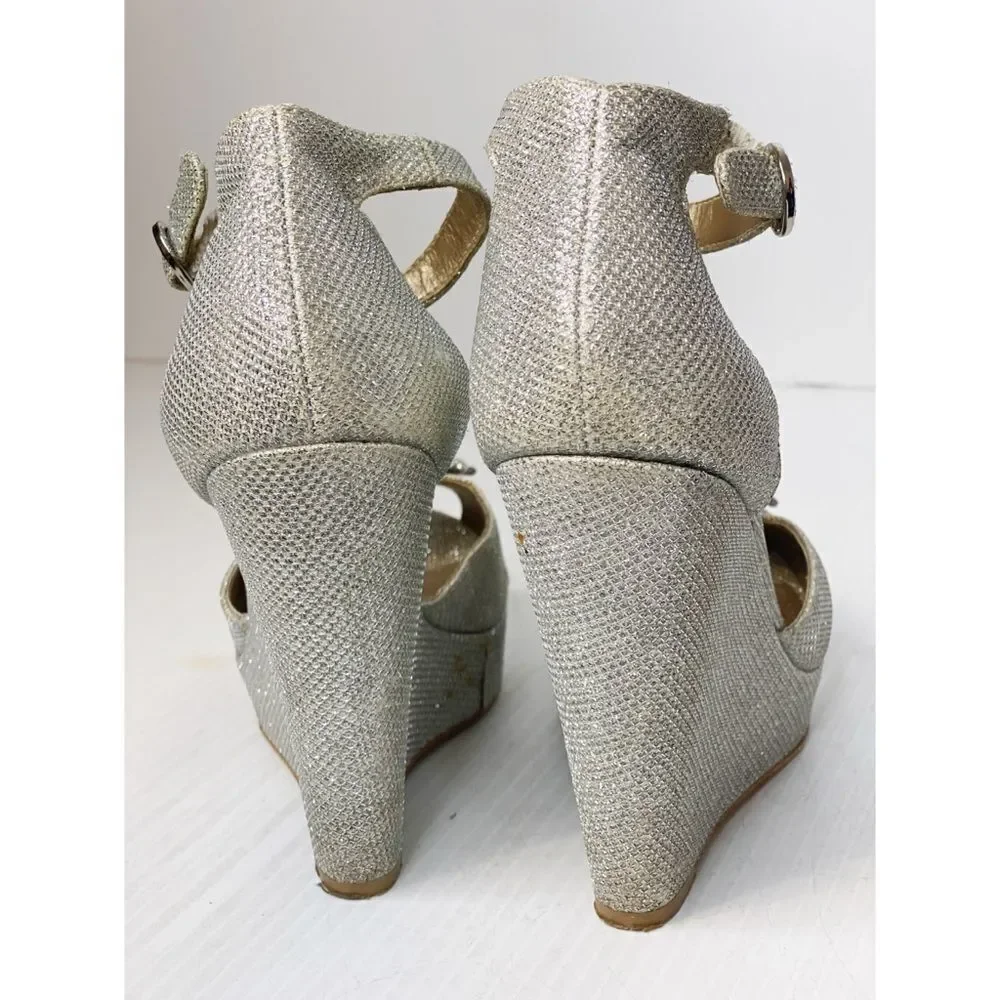 Belle Badgley Mischka Silver Wedges sz 8.5